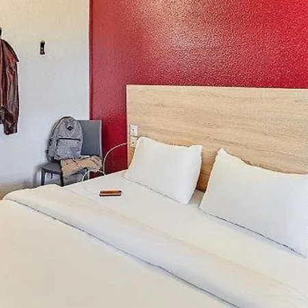 Отель Hotelf1 Montpellier Est *